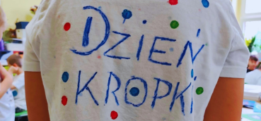 Zdjęcie koszulki w kropki